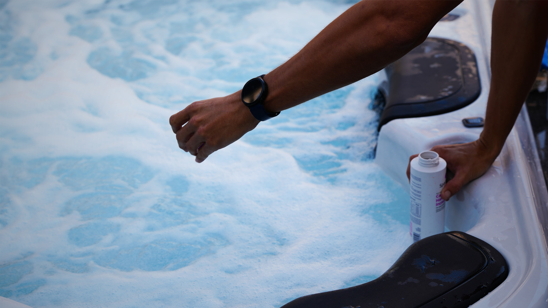 Hot Tub Cleaning Solution with Lincs Hot Tub Cleaning Solution with Lincs